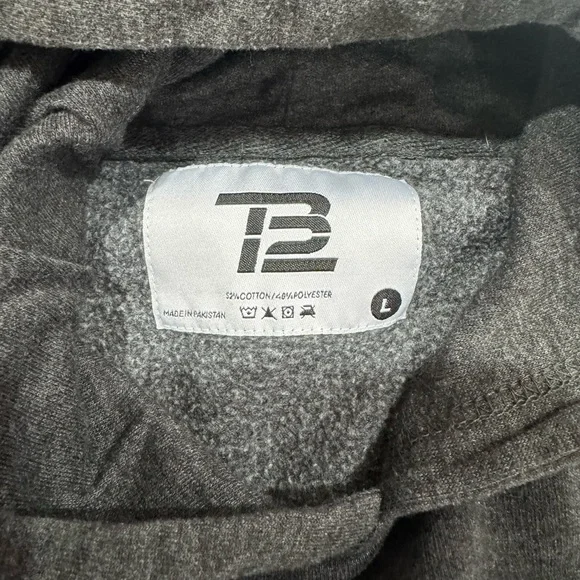 TB12 Grey Hooded Pull-Over Sweatshirt Boys Size L - Picture 7 of 8